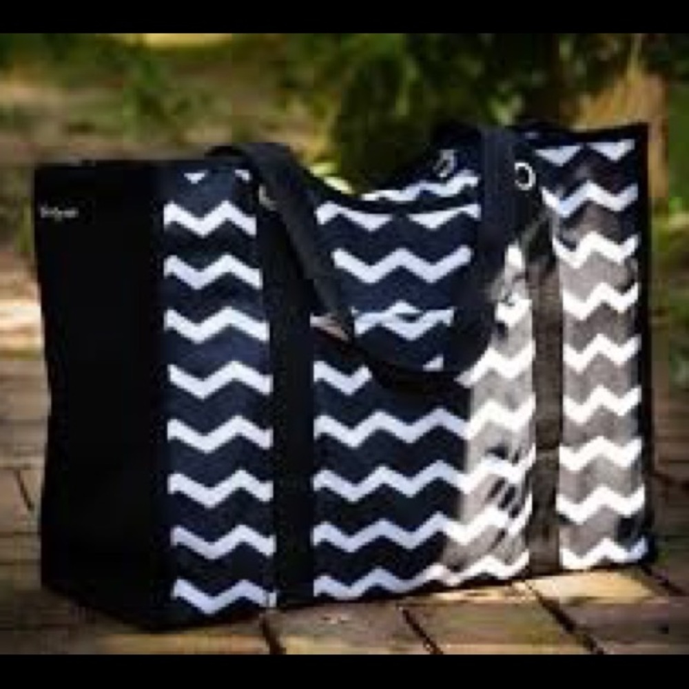Thirty-One All-Day Organizing Tote Black Chevron